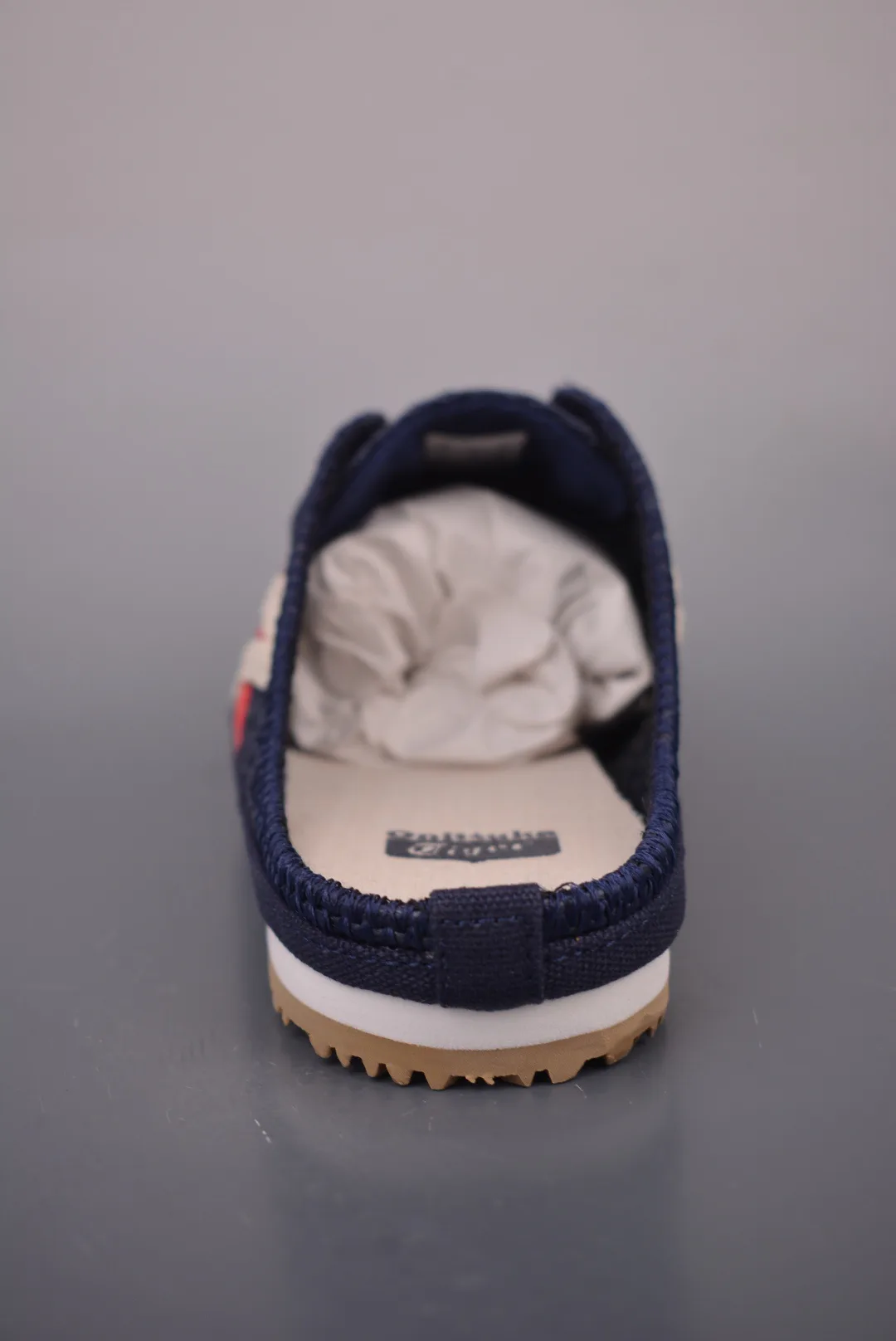Кроссовки Женские Asics 17182621