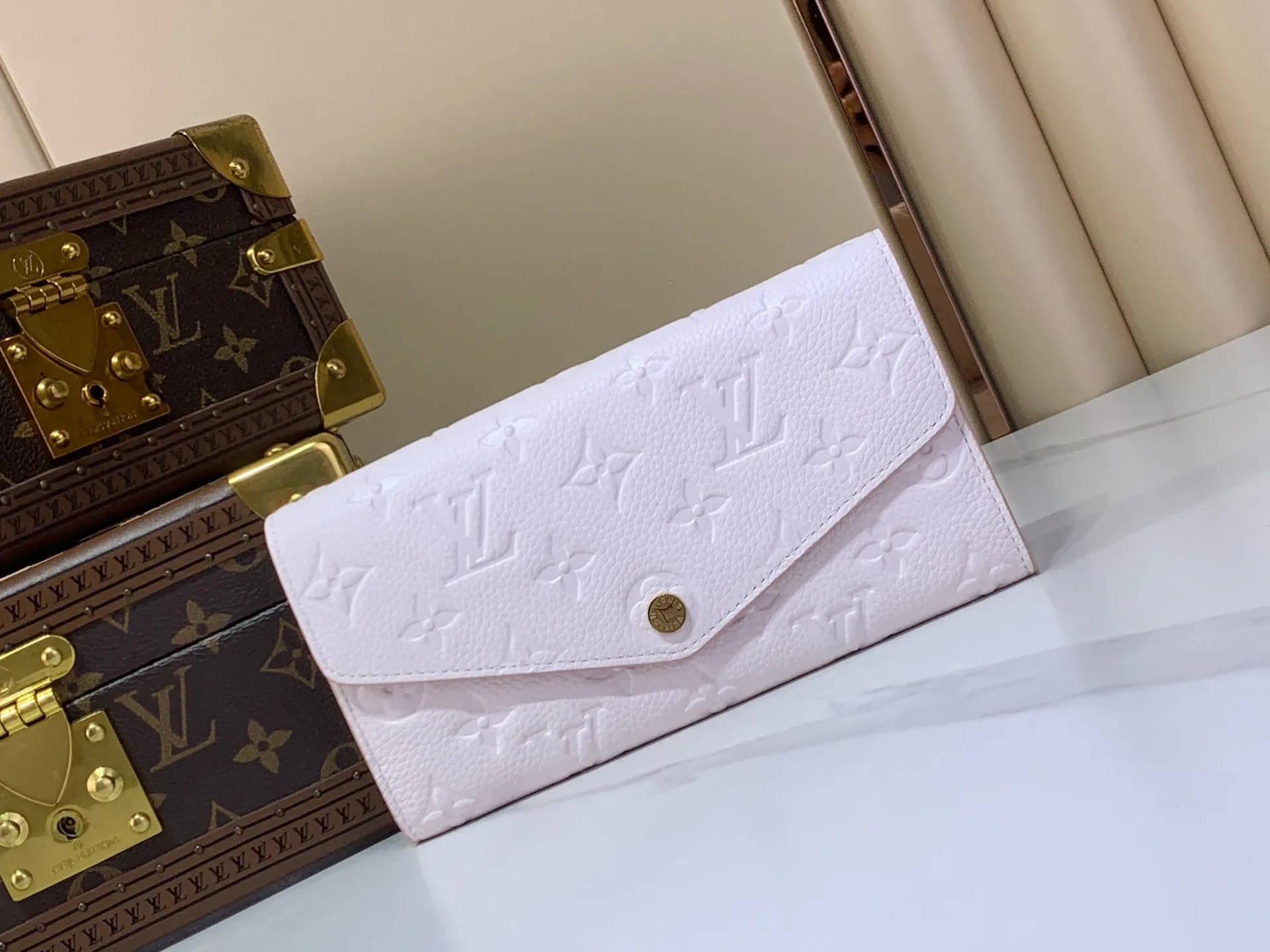 Клатчи Женские Louis Vuitton 17499378