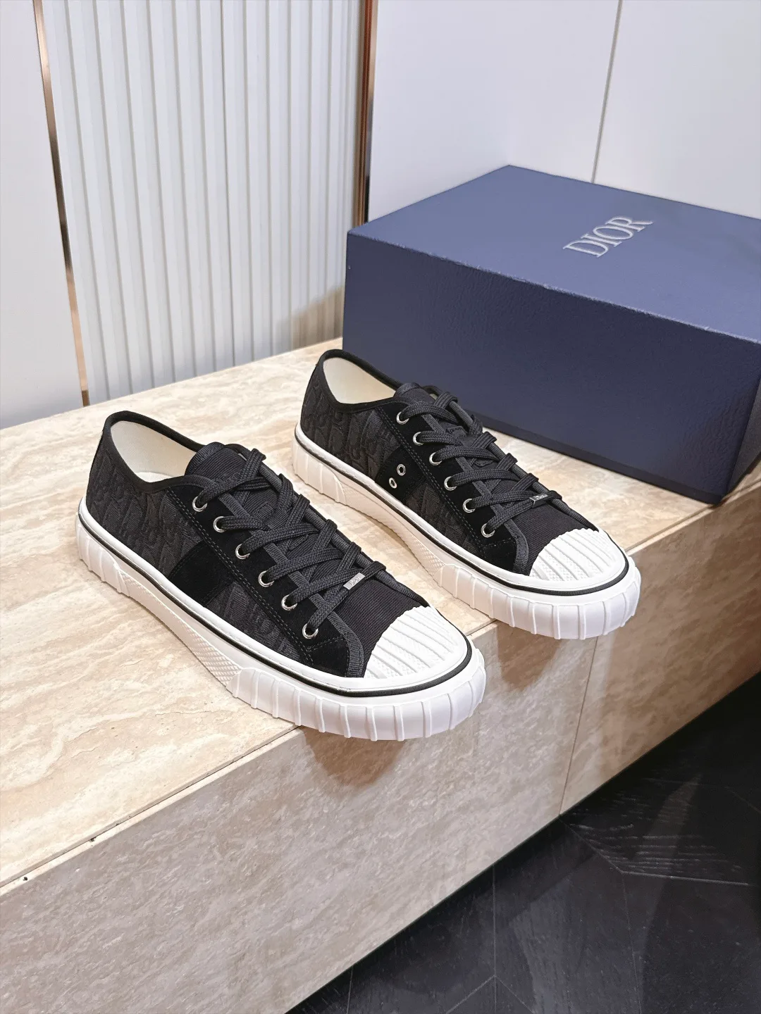 Кроссовки Женские Christian Dior 18083921