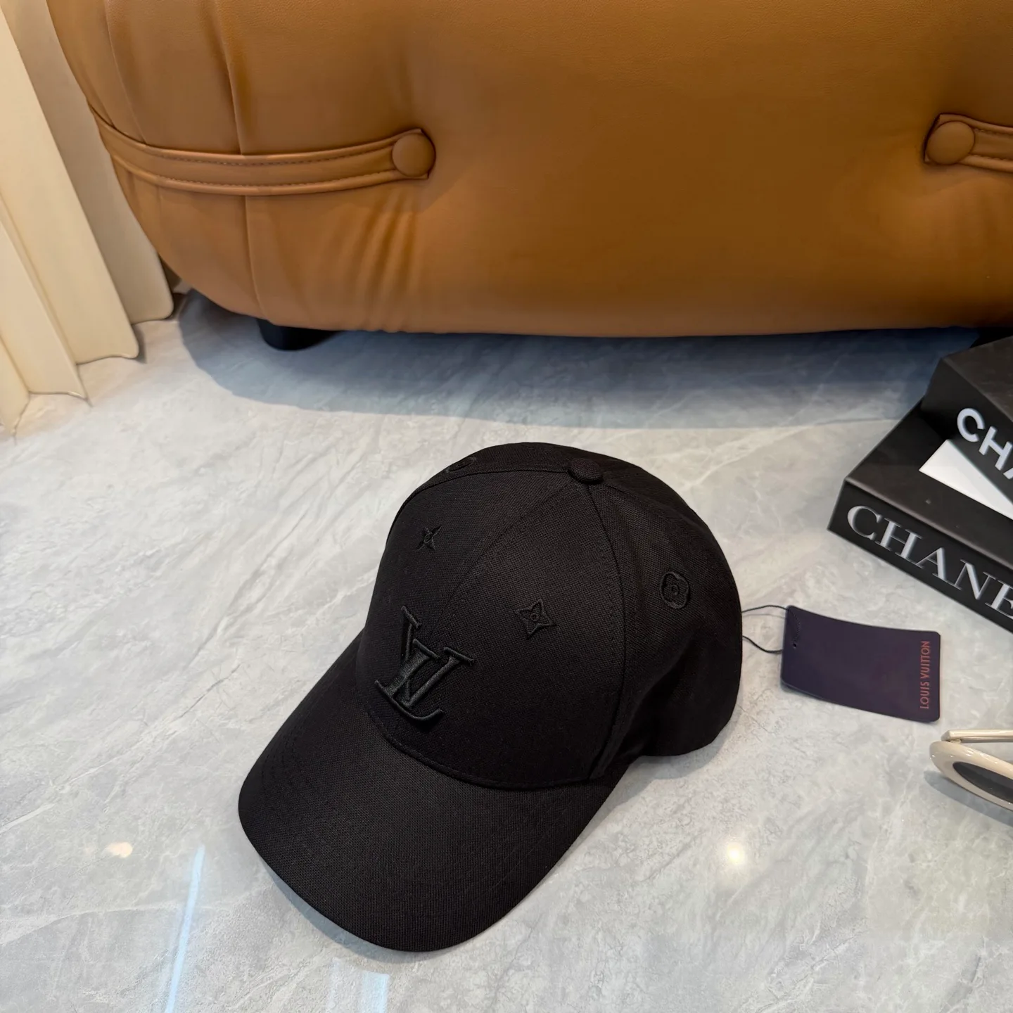 Головные Уборы Louis Vuitton 17467591