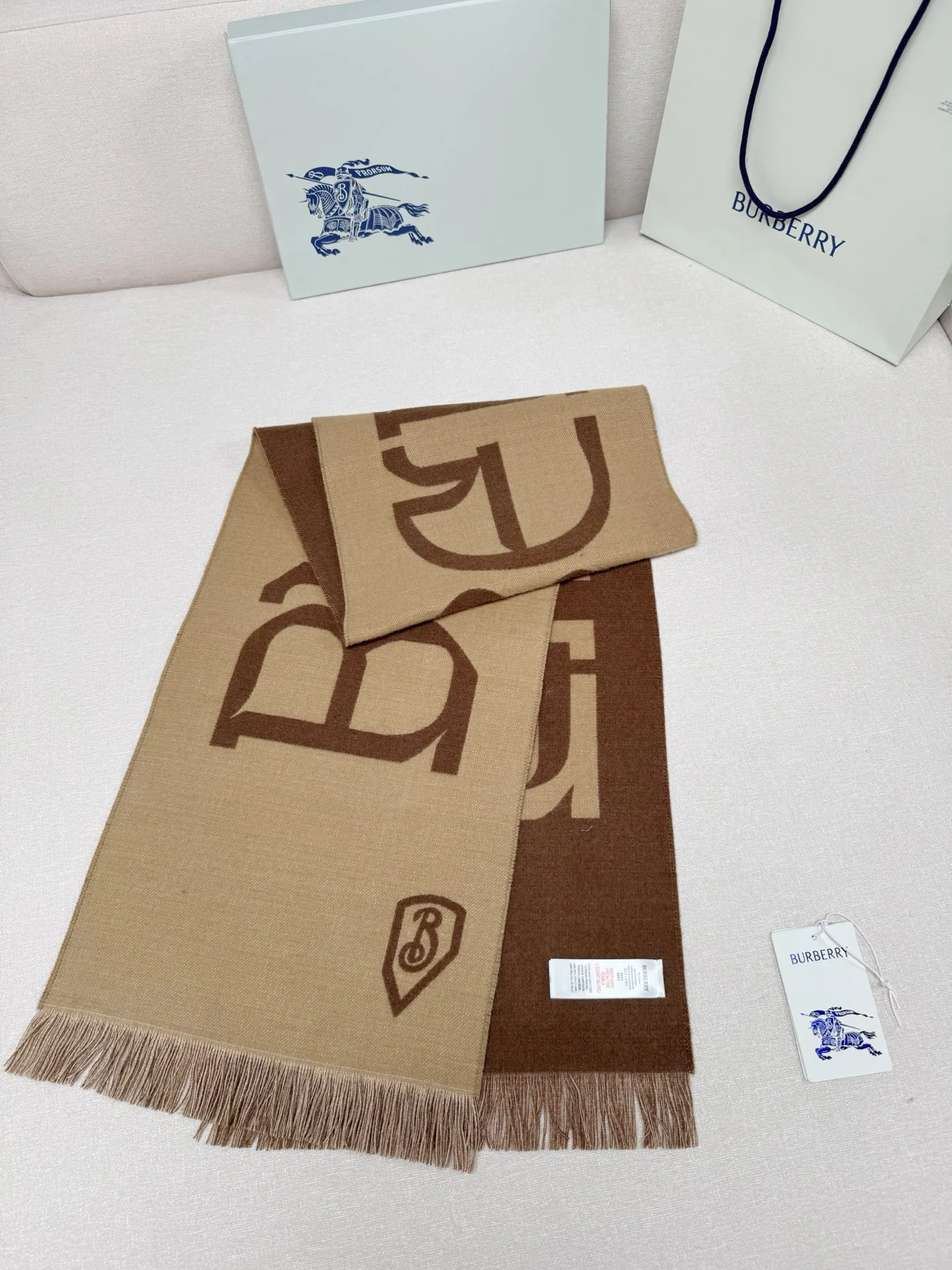 Шарфы Burberry 848593