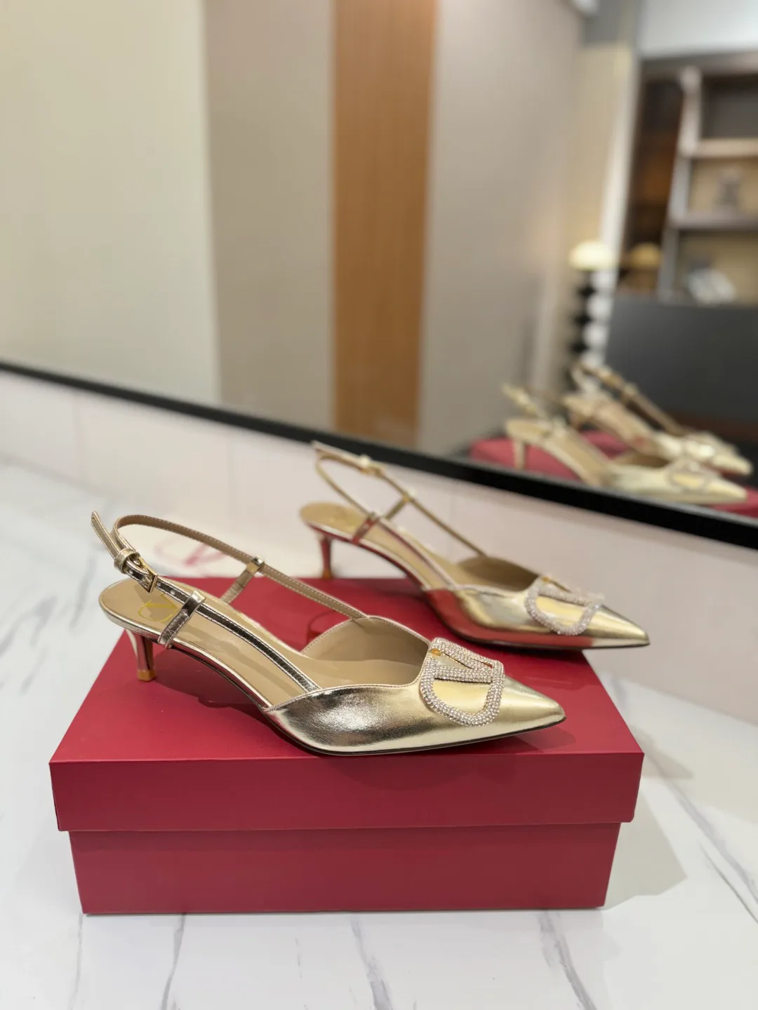 Босоножки Женские Valentino 11516252