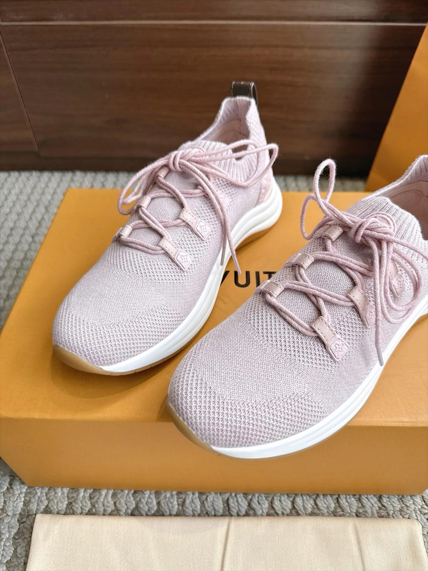 Кроссовки Мужские Louis Vuitton 18333244