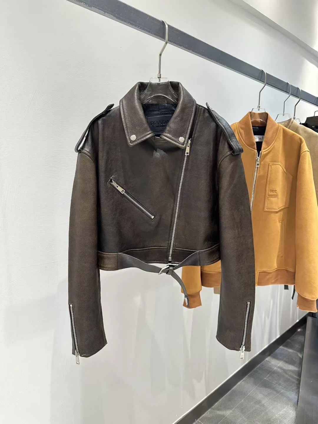Кожаные Куртки И Дублёнки Женские Prada 13186442