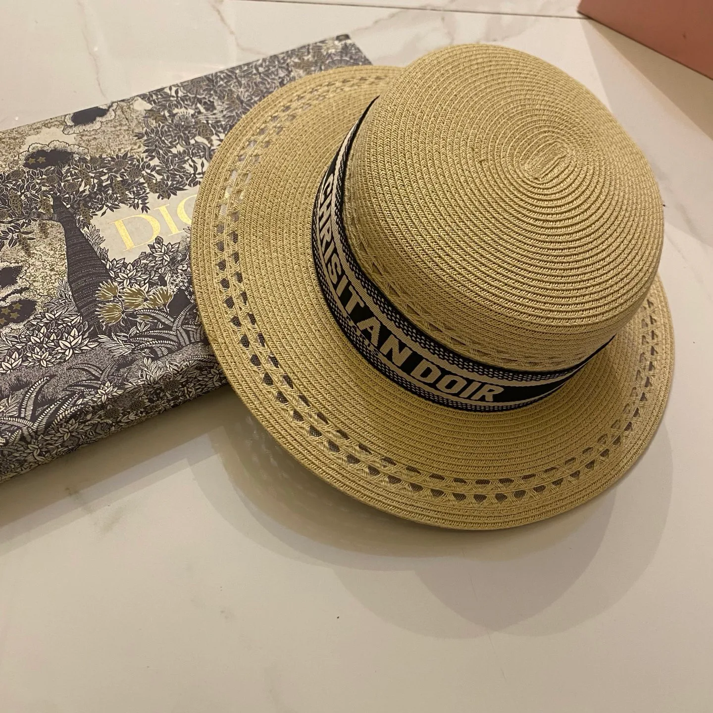 Головные Уборы Christian Dior 17498278