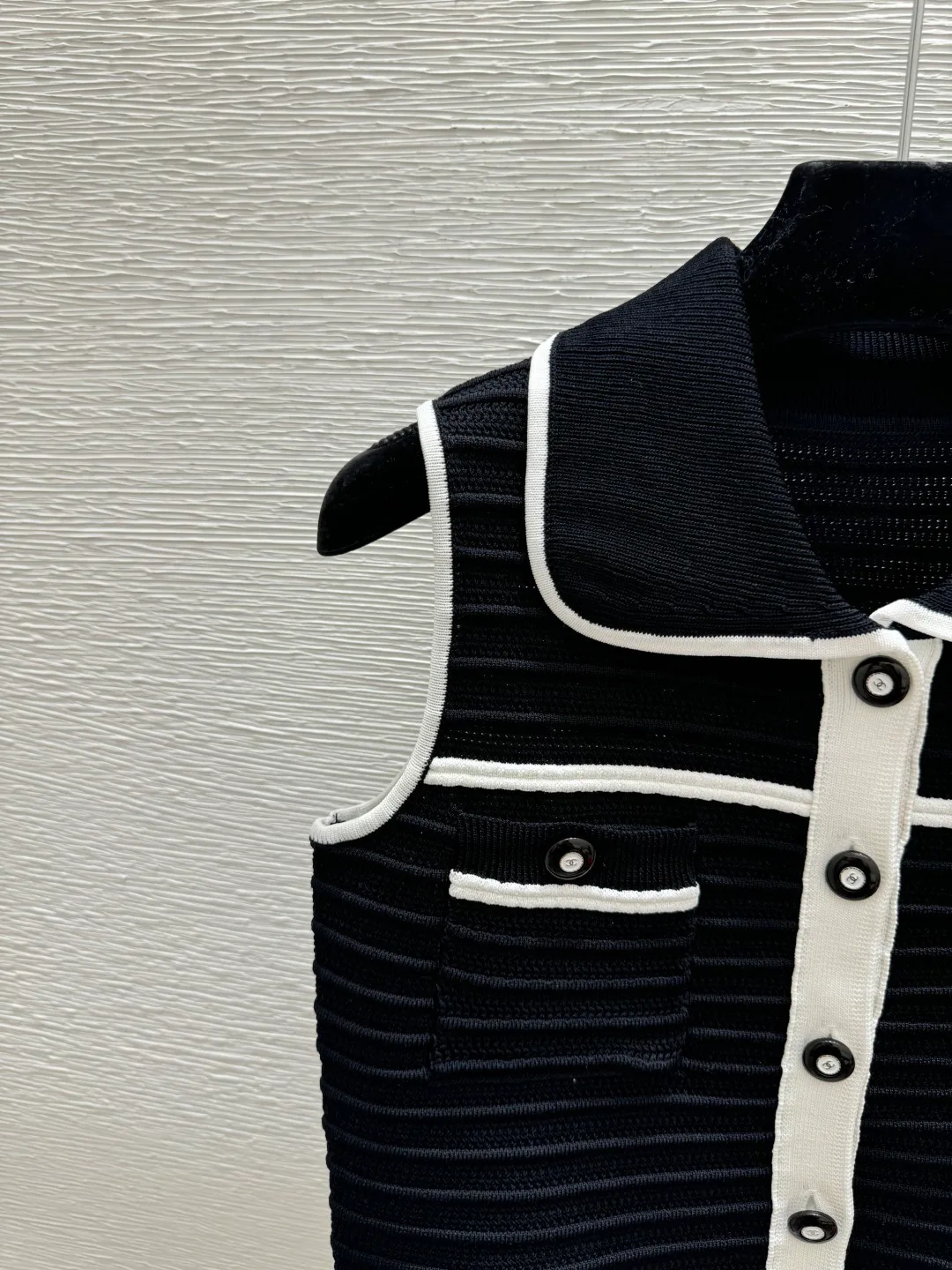 Жилеты Женские Chanel 11738964