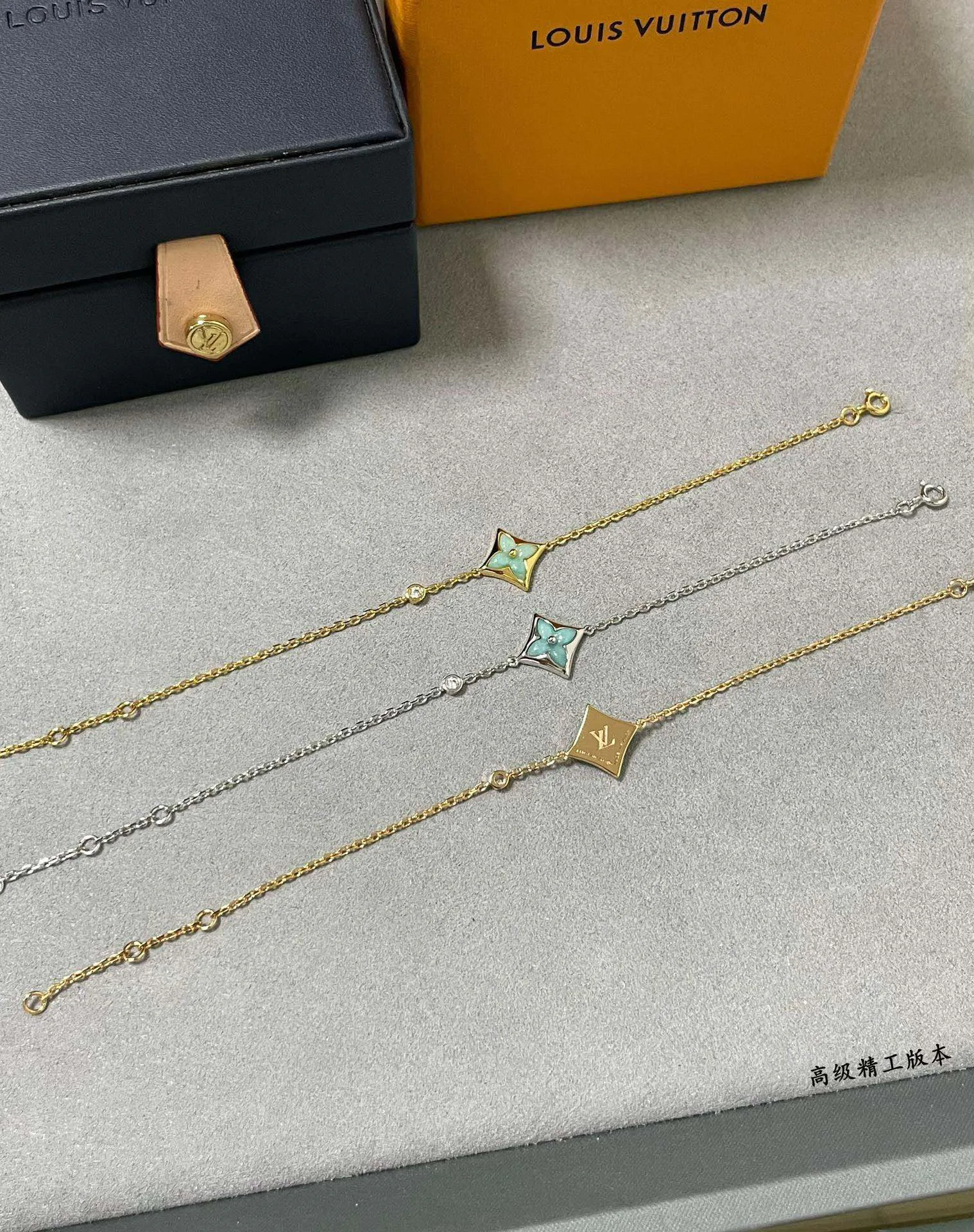 Бижутерия Louis Vuitton 11474361