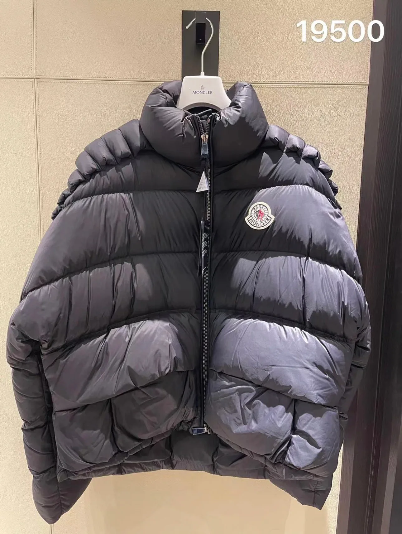 Куртки И Пуховики Женские Moncler 18130166