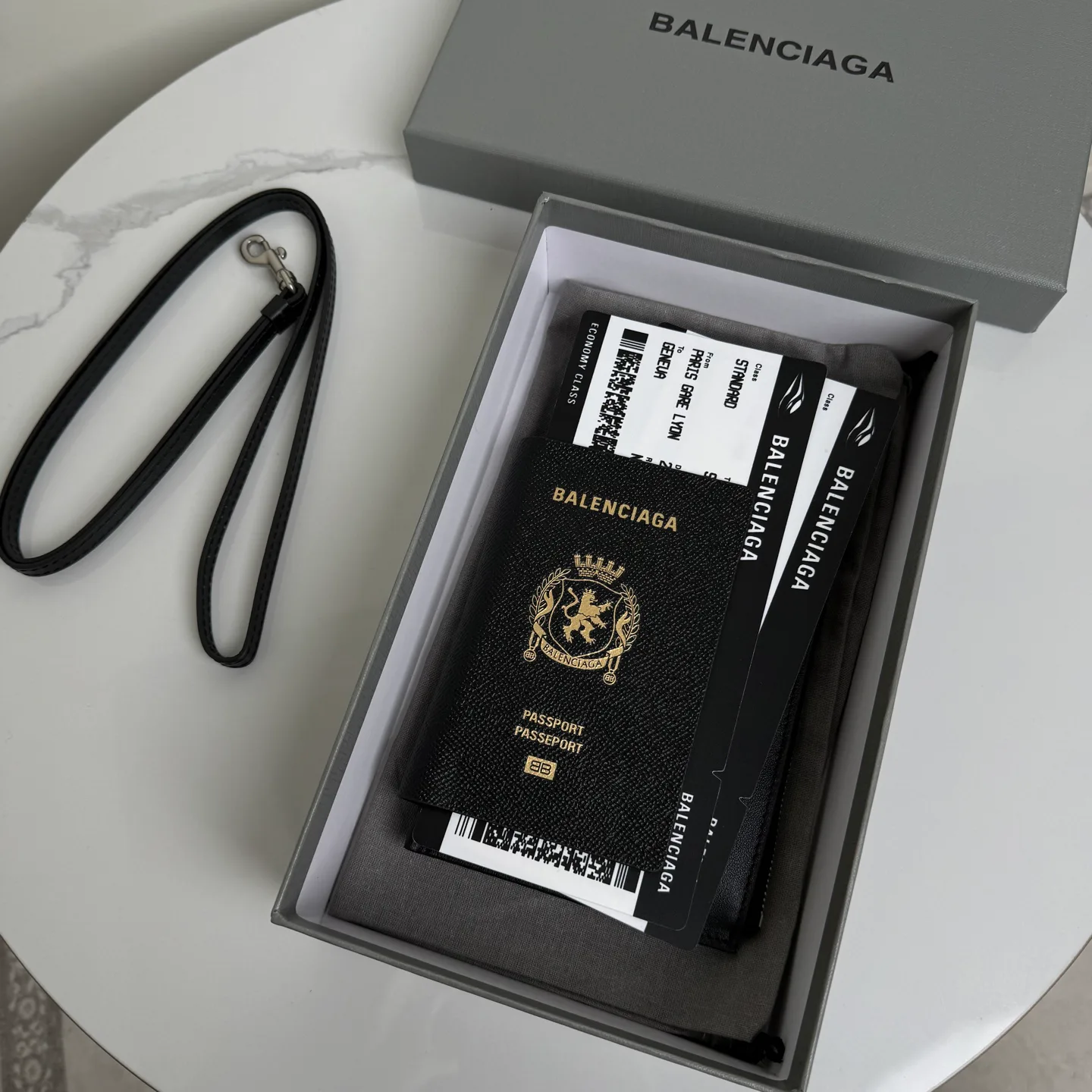 Обложки На Паспорт Balenciaga 1344728