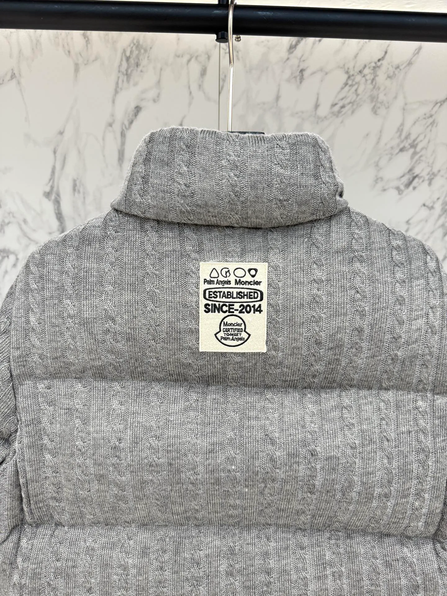 Куртки И Пуховики Мужские Moncler 18188650