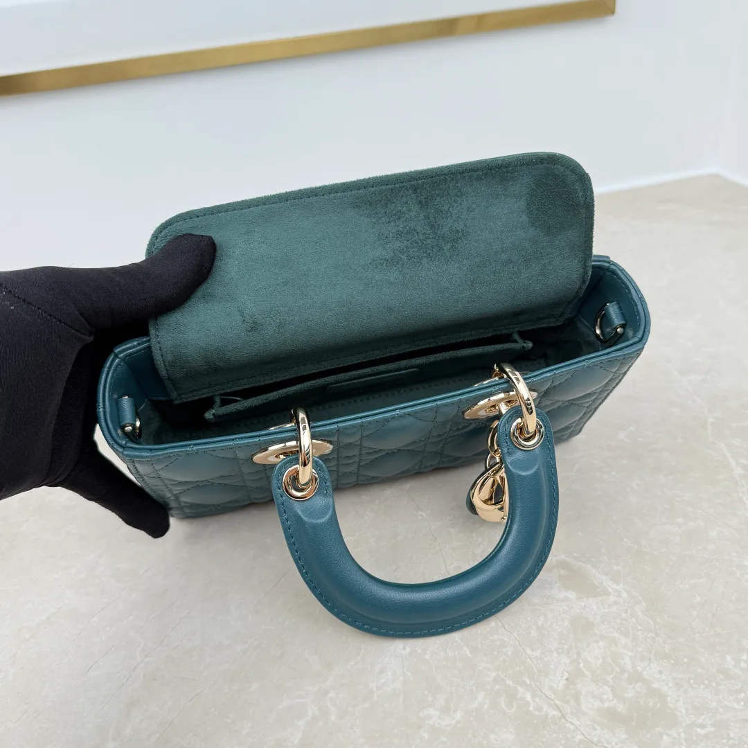 Классические Сумки Женские Christian Dior 18242048