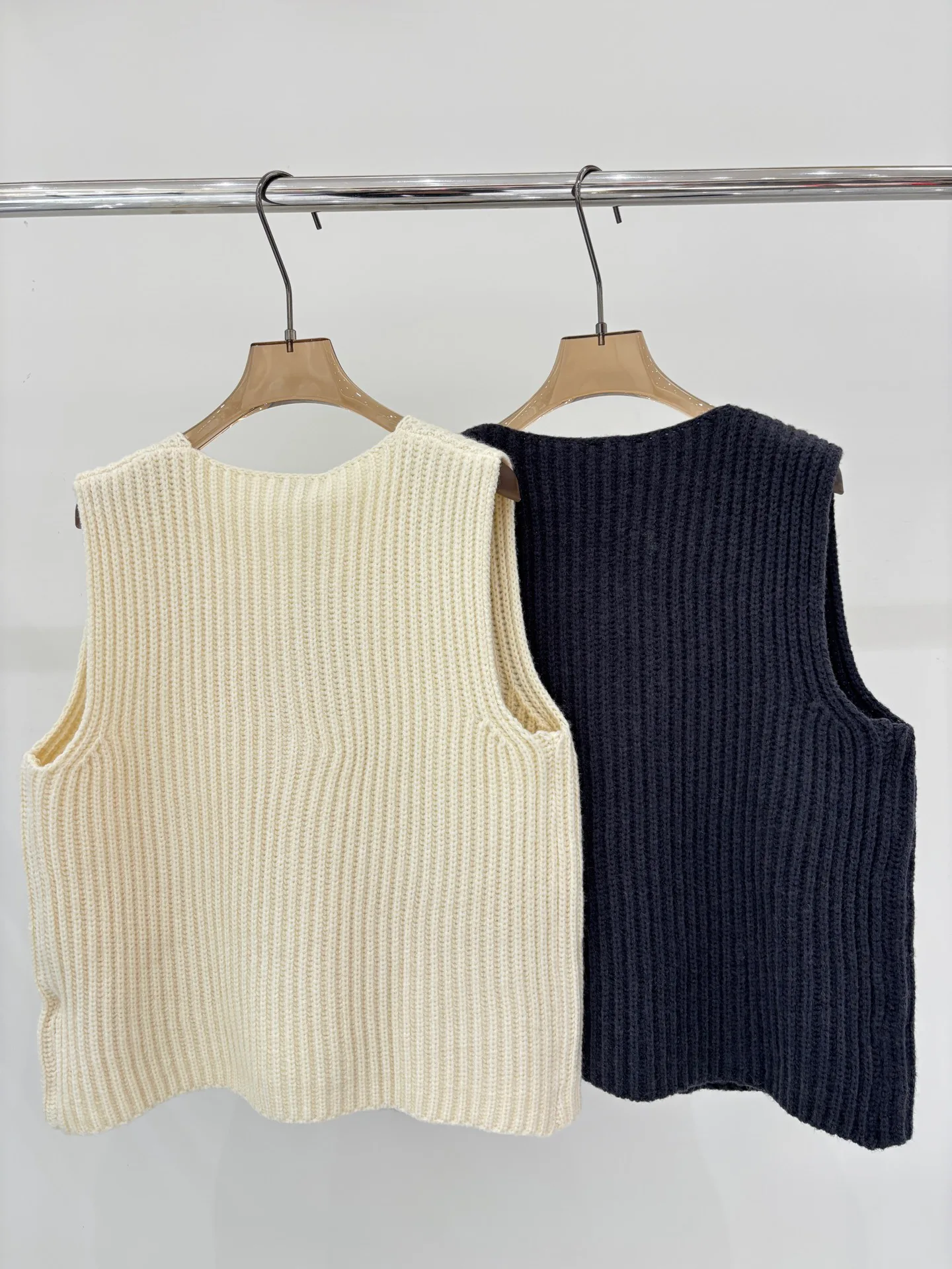 Жилеты Женские Chanel 5050270