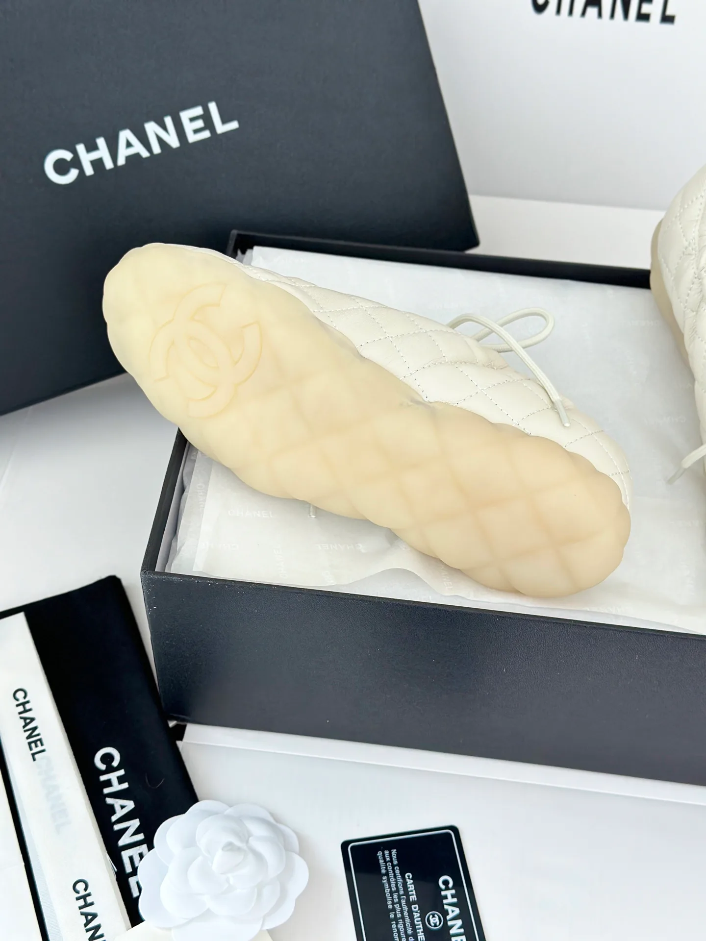 Кроссовки Женские Chanel 18764917