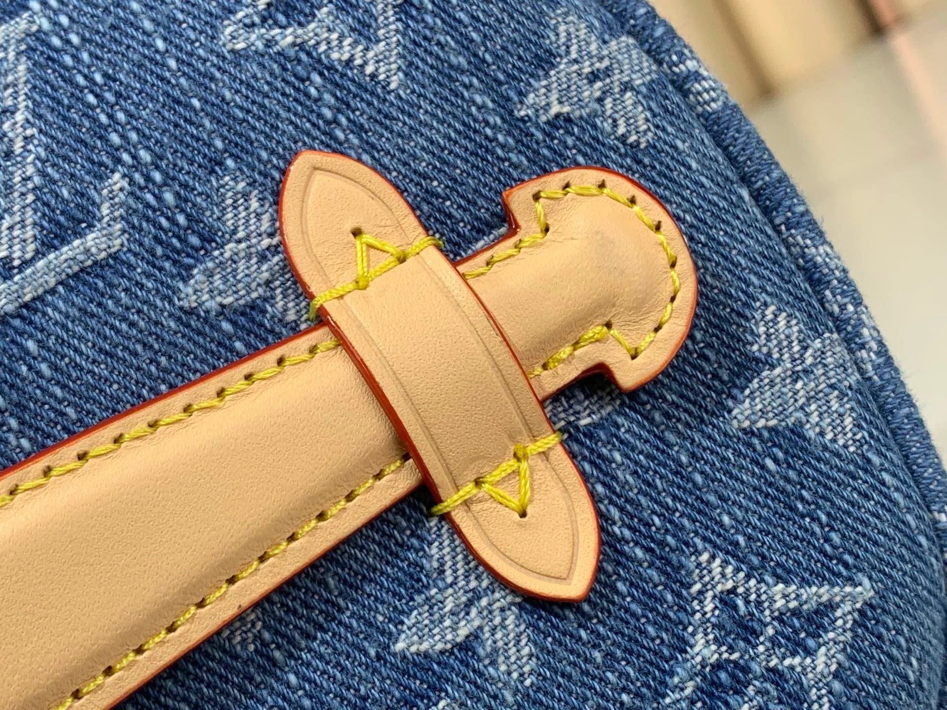 Клатчи Женские Louis Vuitton 11617440