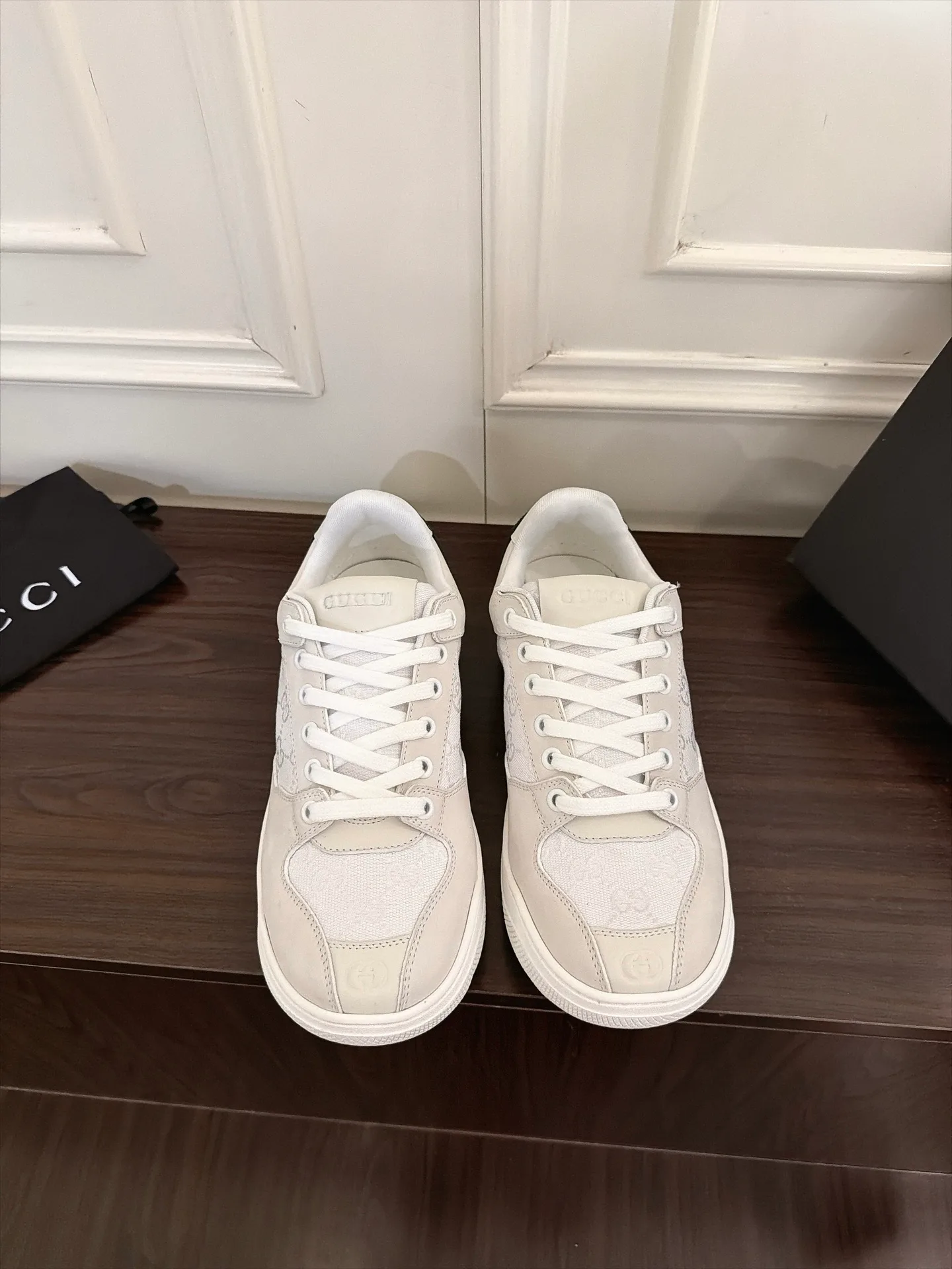 Кроссовки Женские Gucci 18586676