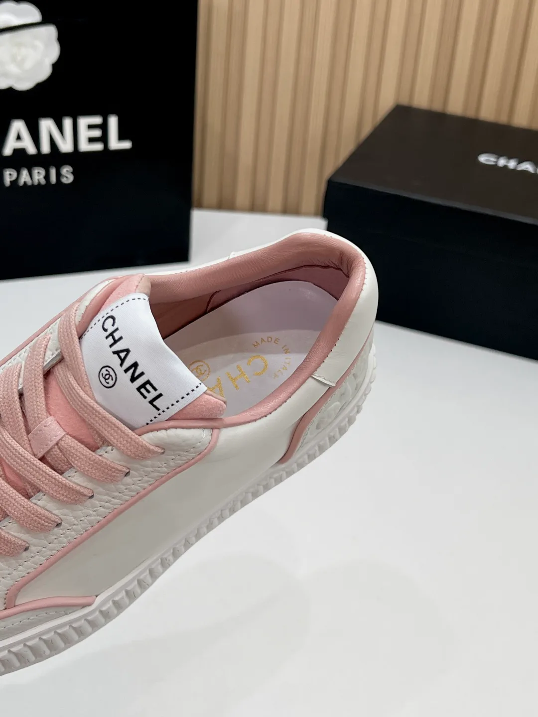 Кроссовки Женские Chanel 18367097