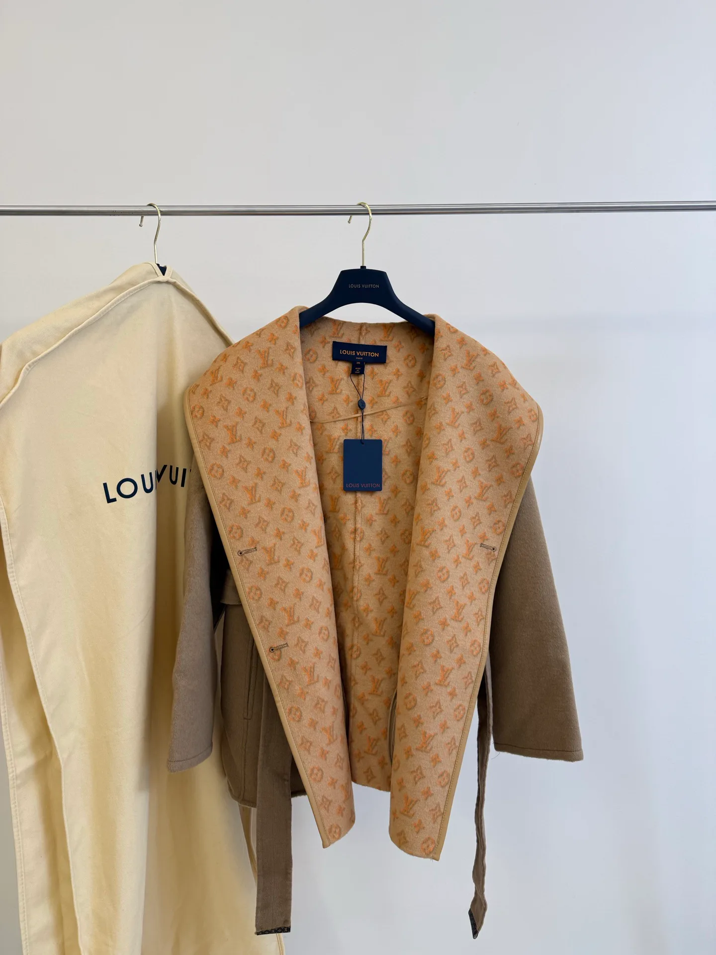 Пальто Женские Louis Vuitton 18601490