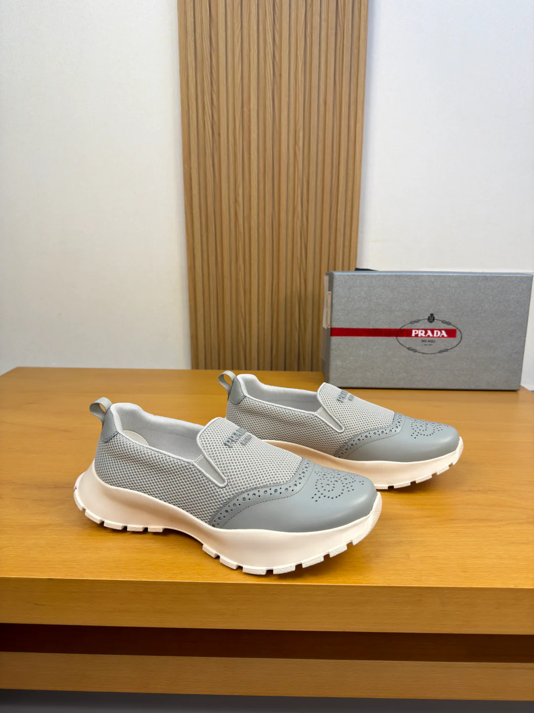Кроссовки Мужские Prada 17368533