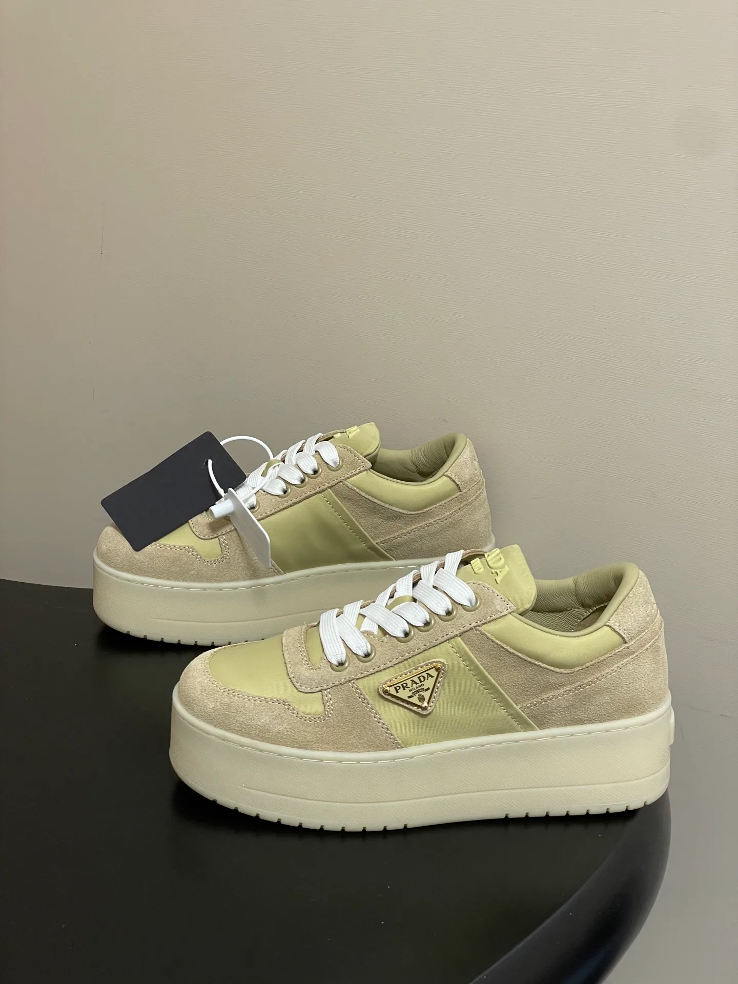 Кроссовки Женские Prada 12810942