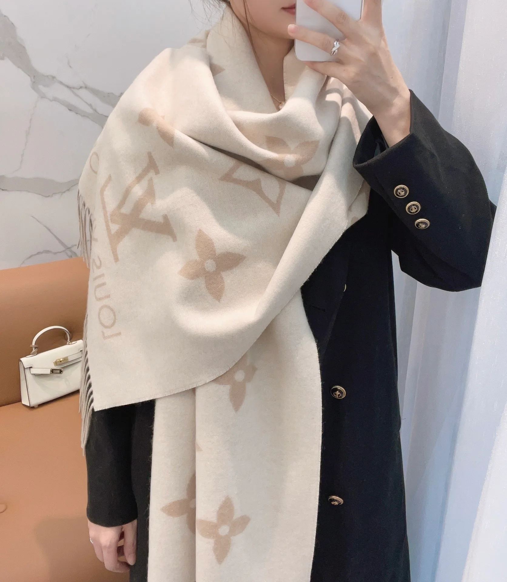 Шарфы Louis Vuitton 4414
