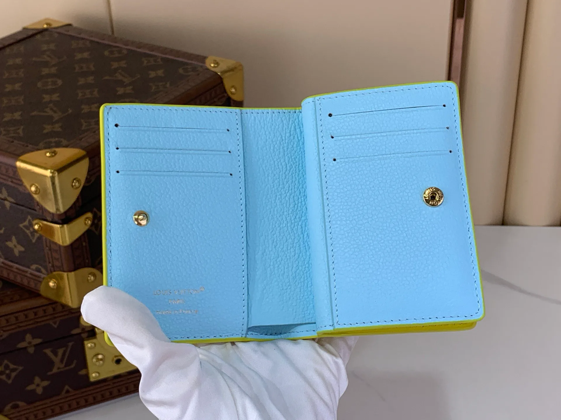 Клатчи Женские Louis Vuitton 13455883