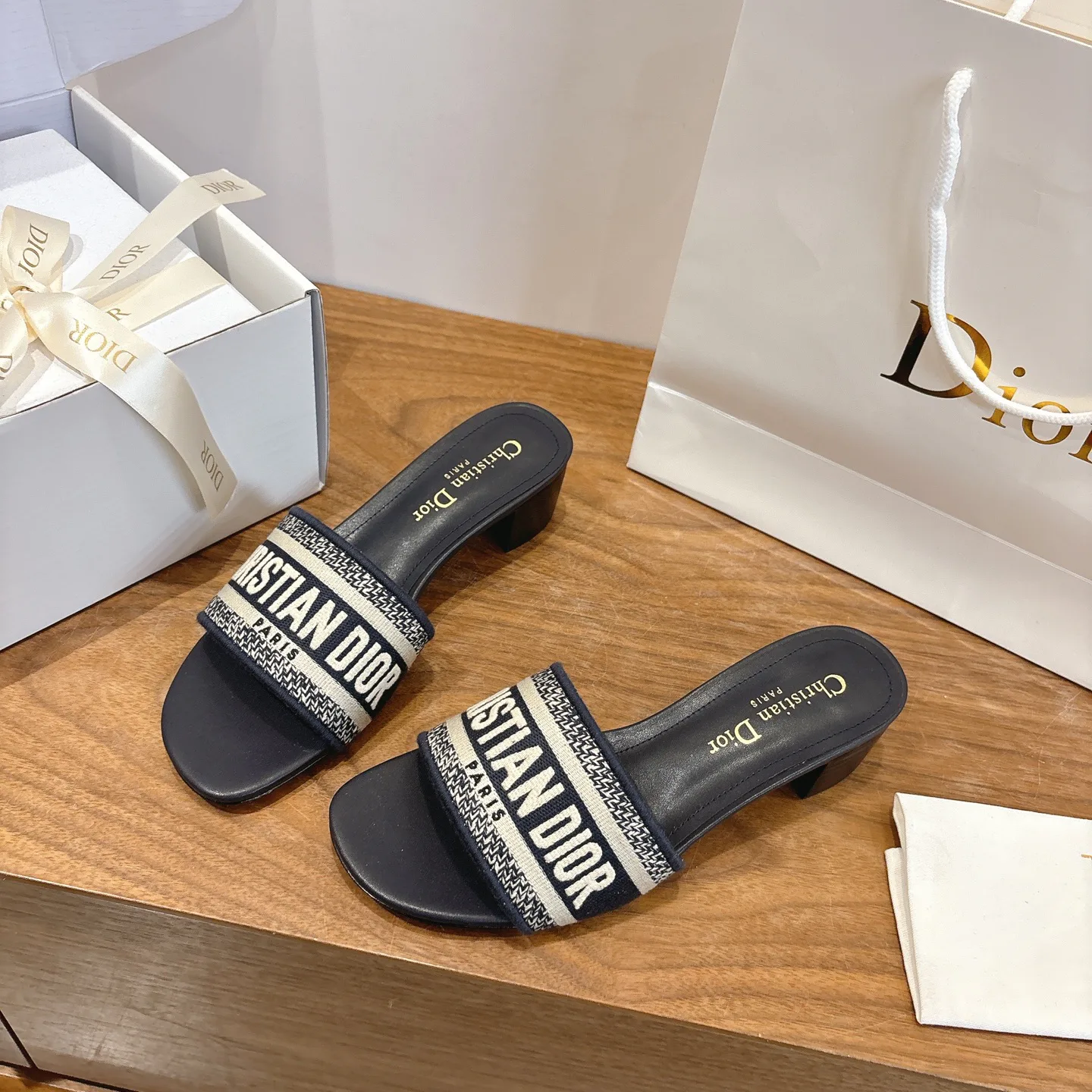 Босоножки Женские Christian Dior 1137327