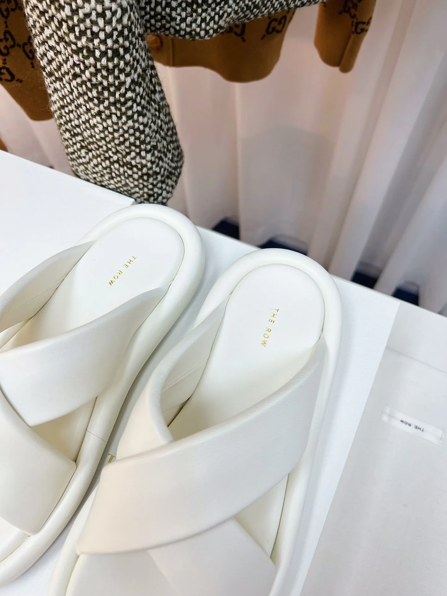 Шлепанцы Женские The Row 16911