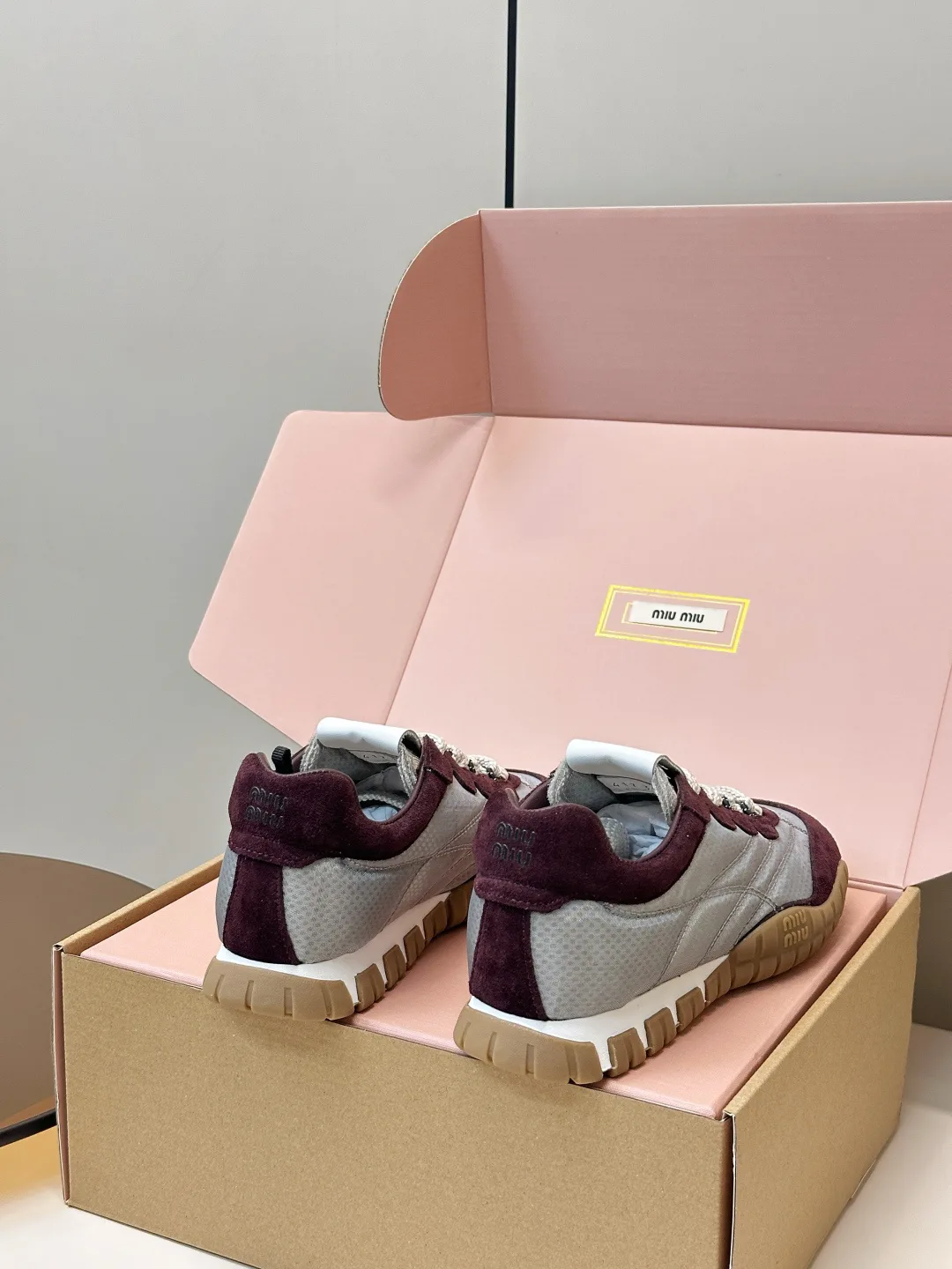 Кроссовки Женские Miu Miu 19032051