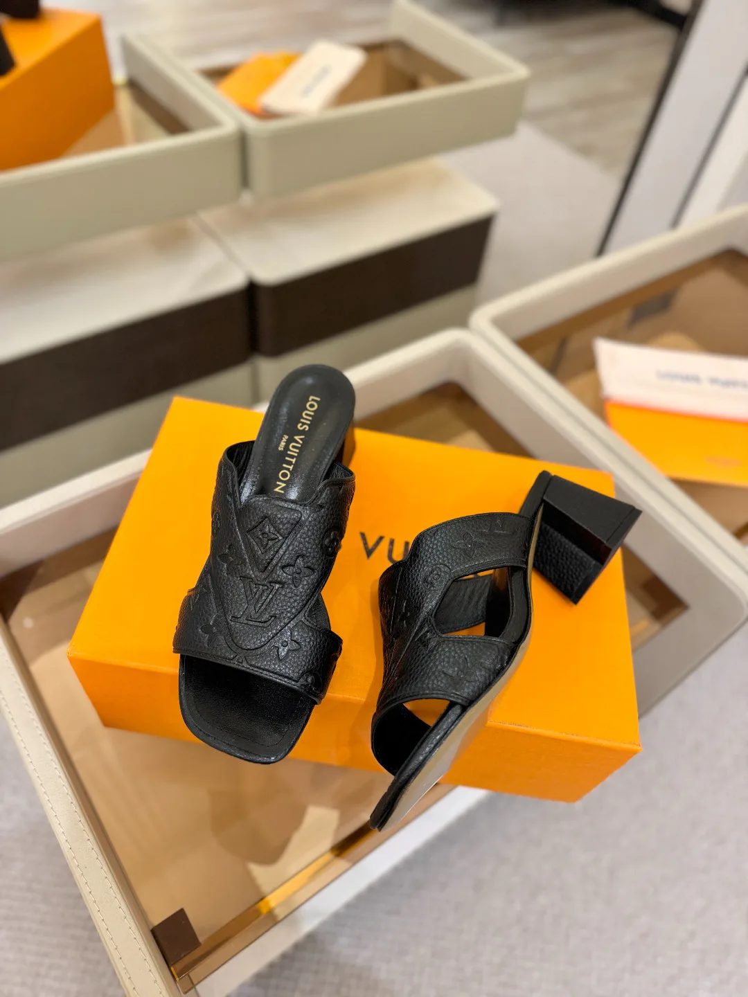 Босоножки Женские Louis Vuitton 9623549