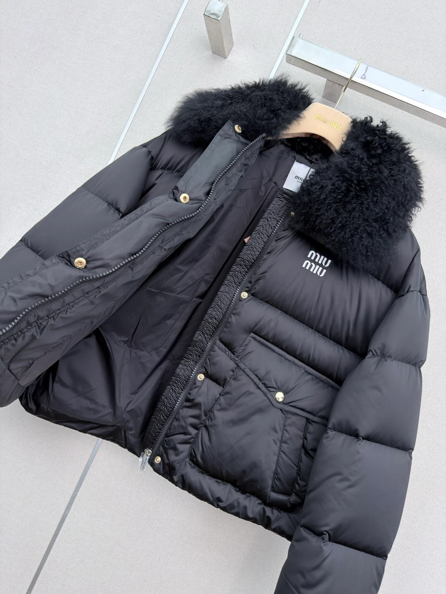 Куртки И Пуховики Женские Miu Miu 18185757