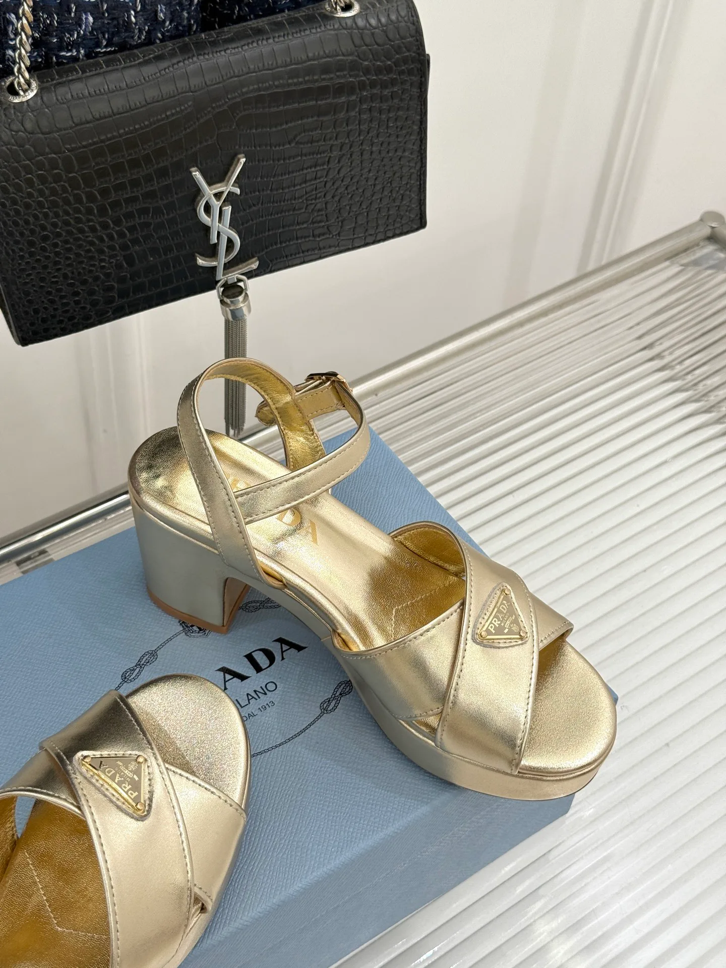 Босоножки Женские Prada 17896705