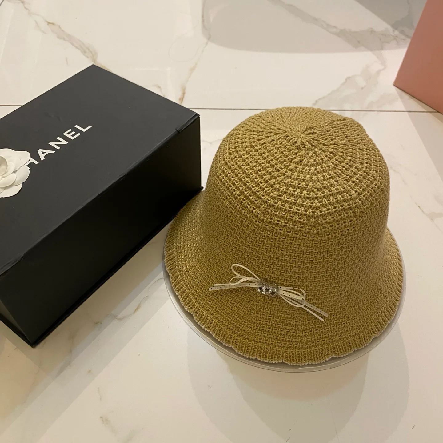 Головные Уборы Chanel 17498306