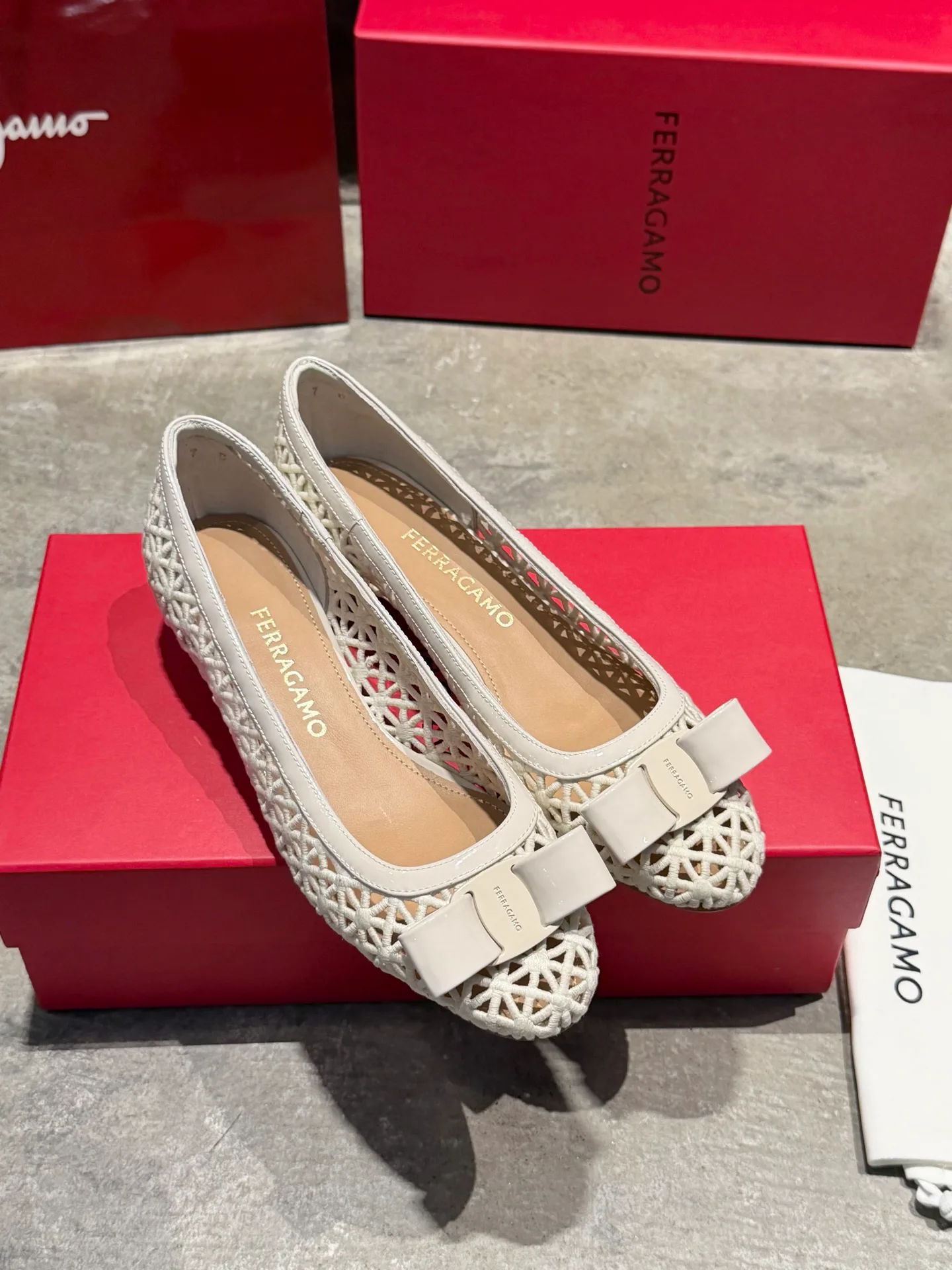 Туфли Женские Salvatore Ferragamo 17642581