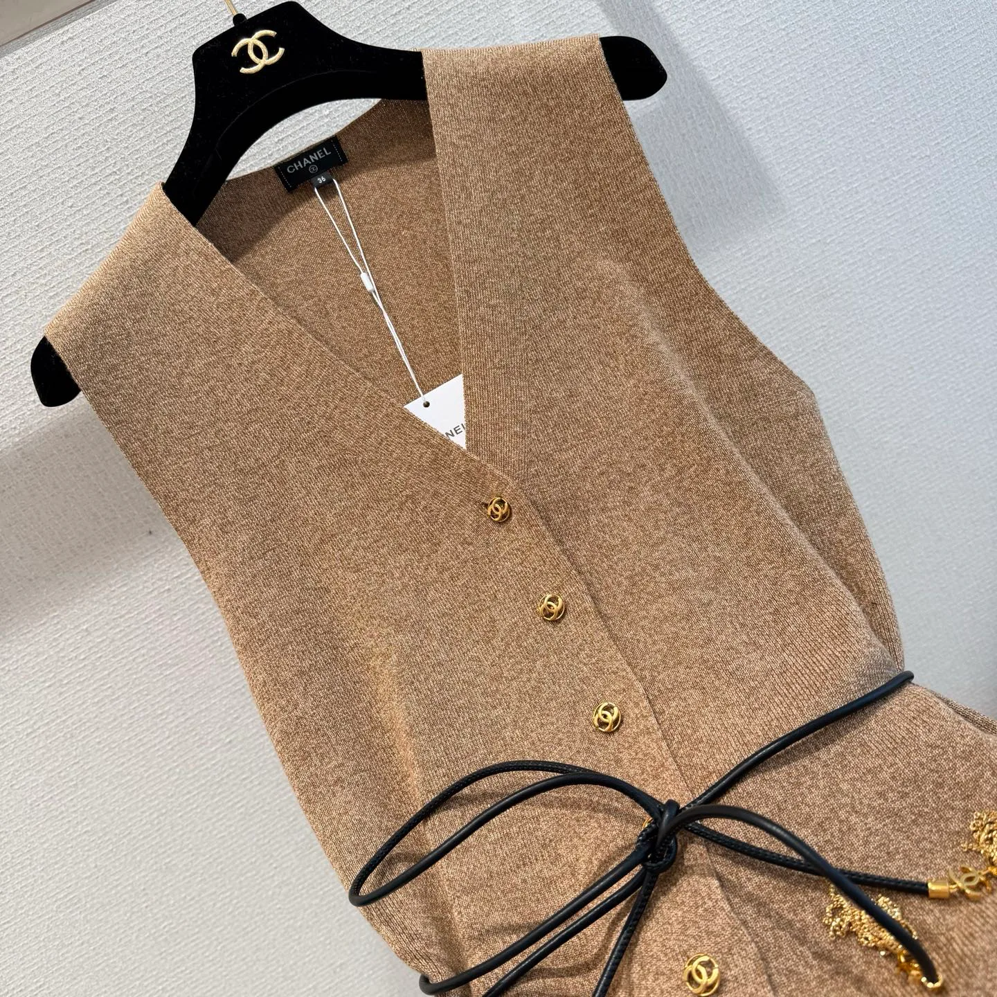Жилеты Женские Chanel 18138386