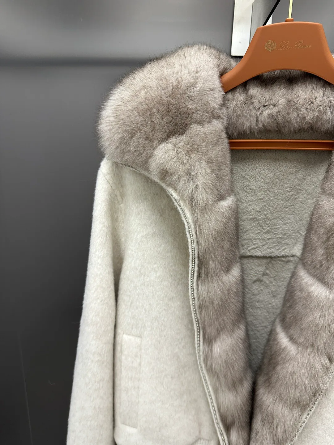 Куртки И Пуховики Женские Loro Piana 18226697
