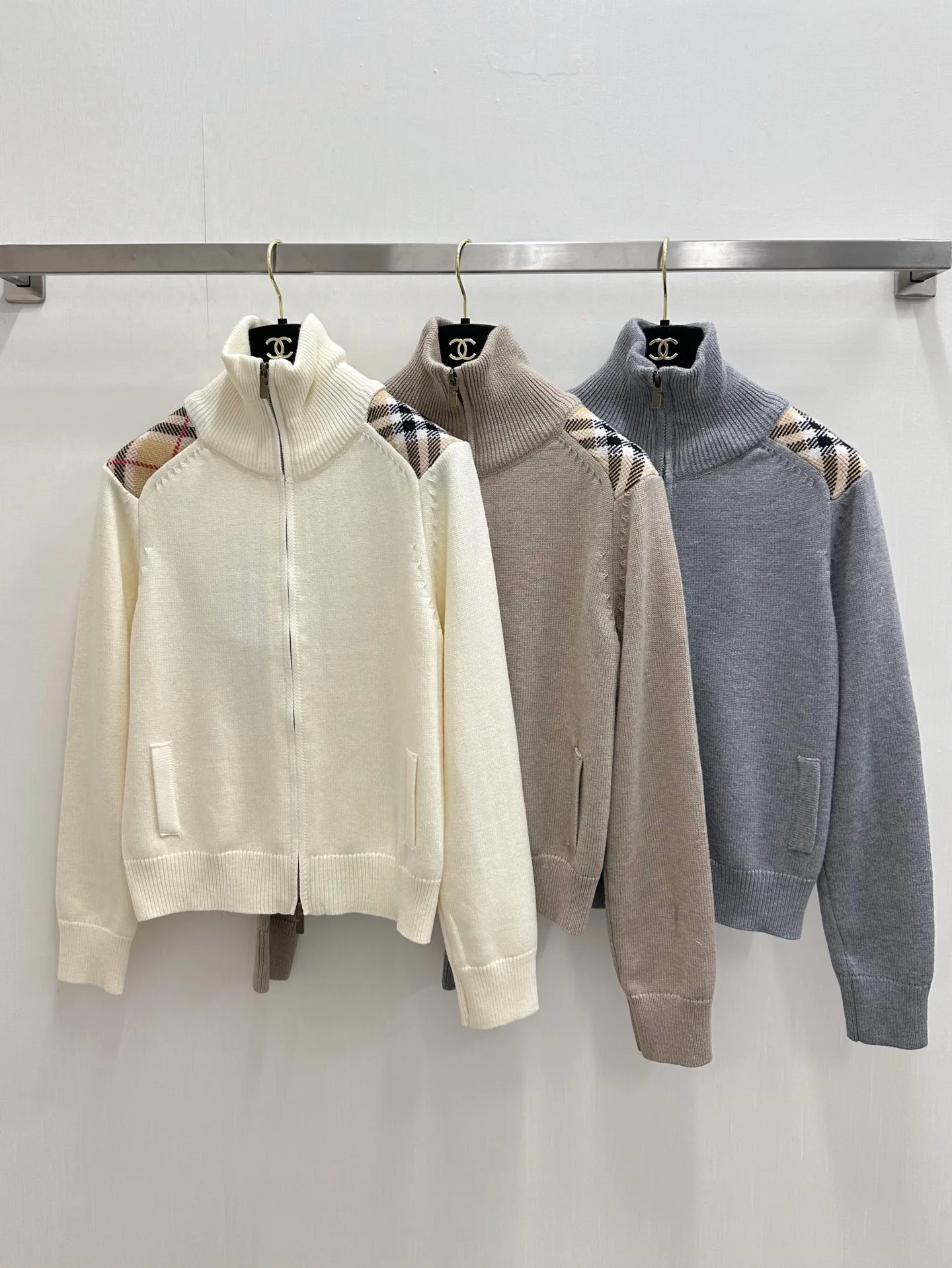 Куртки И Пуховики Женские Burberry 18761620