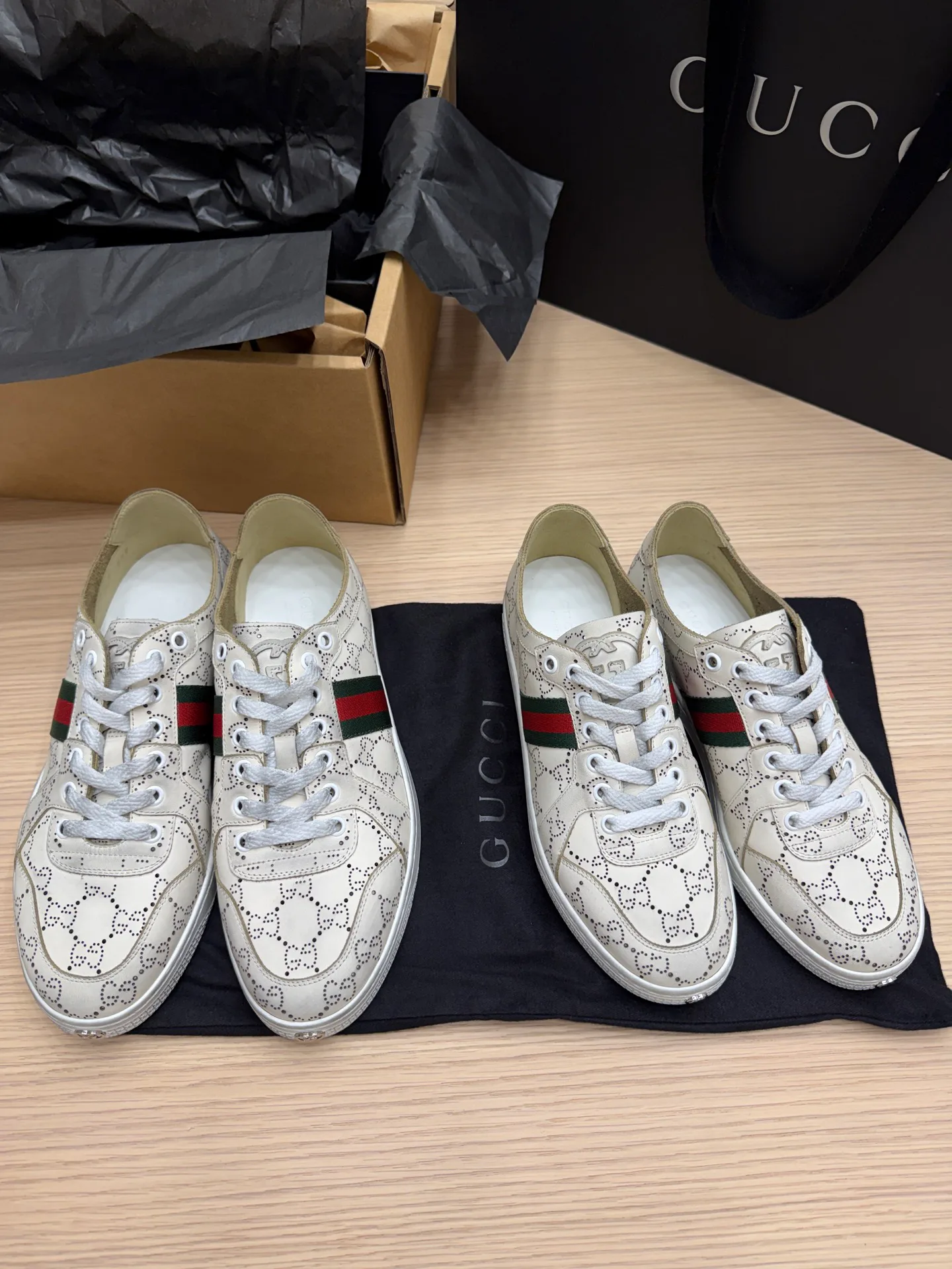 Кроссовки Женские Gucci 18995125
