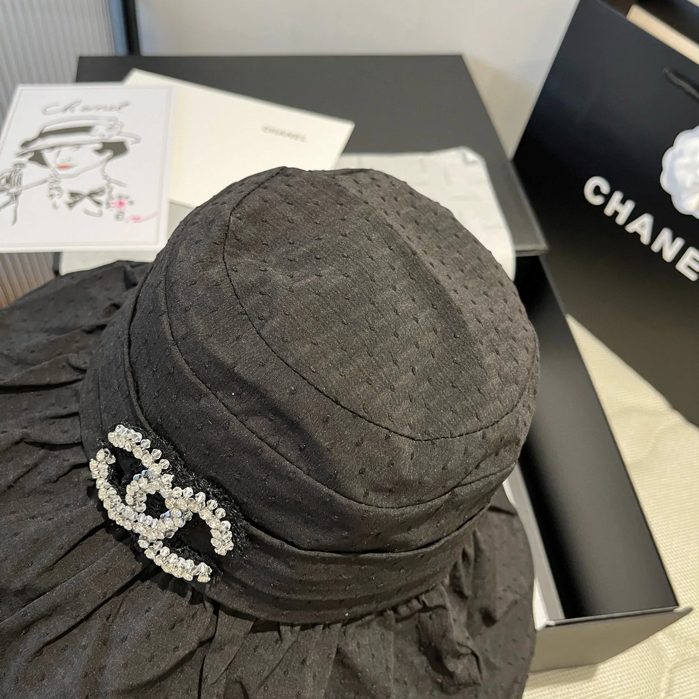 Головные Уборы Chanel 18900