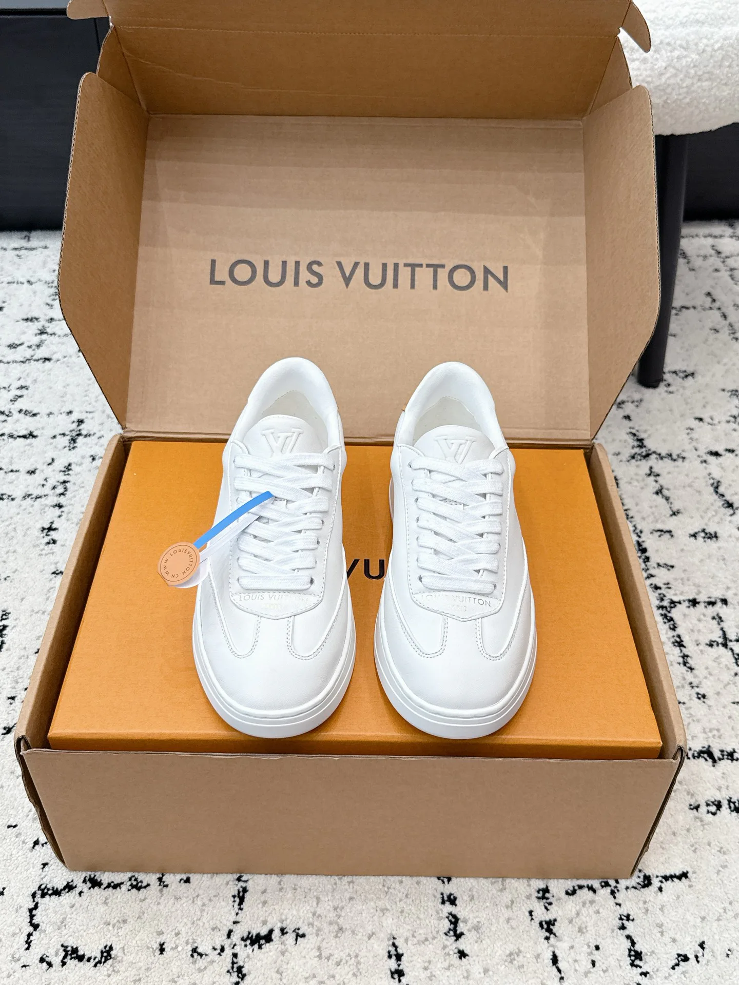 Кроссовки Женские Louis Vuitton 17615665
