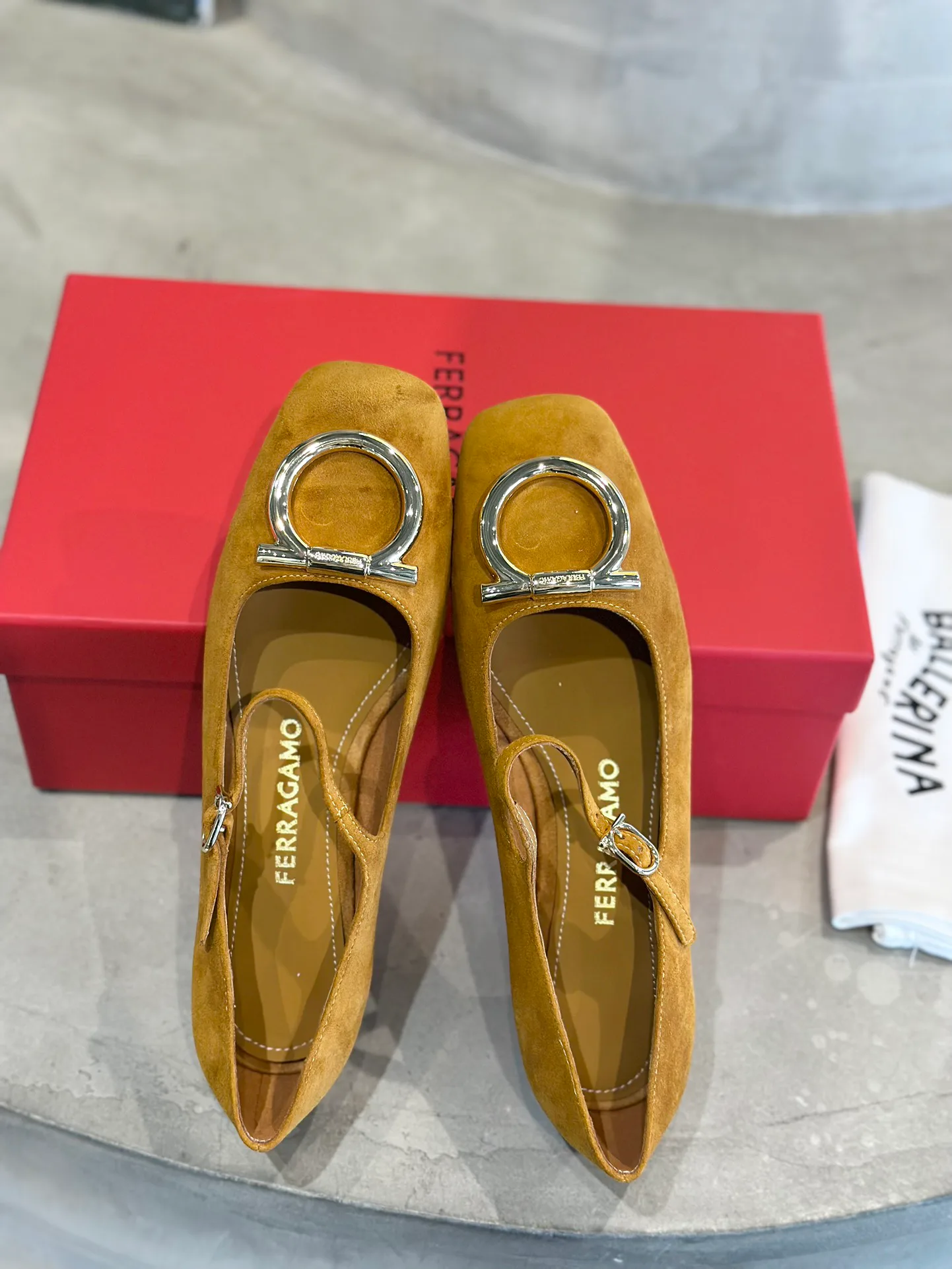 Туфли Женские Salvatore Ferragamo 13368436