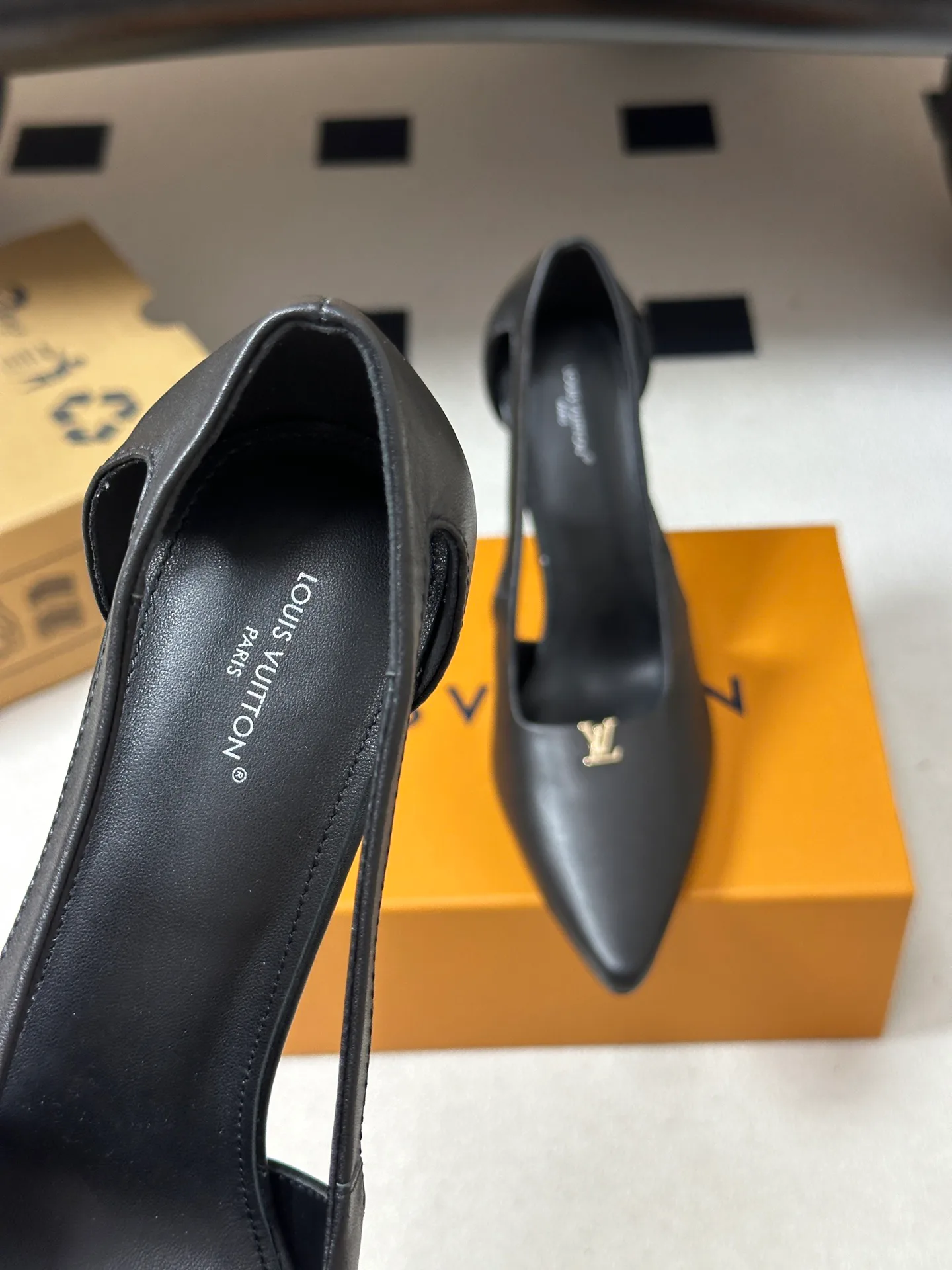 Туфли Женские Louis Vuitton 18340944