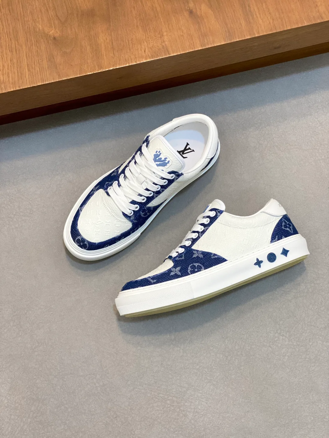 Кроссовки Мужские Louis Vuitton 17934208