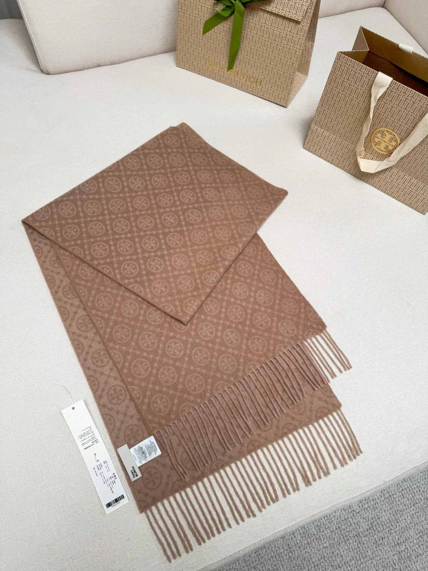 Шарфы Tory Burch 17992000