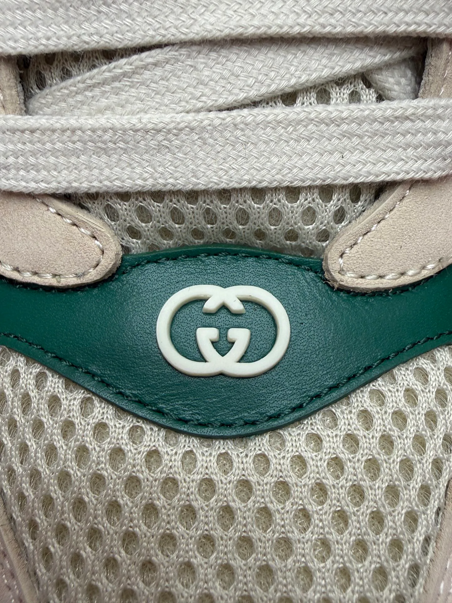 Кроссовки Женские Gucci 18995181