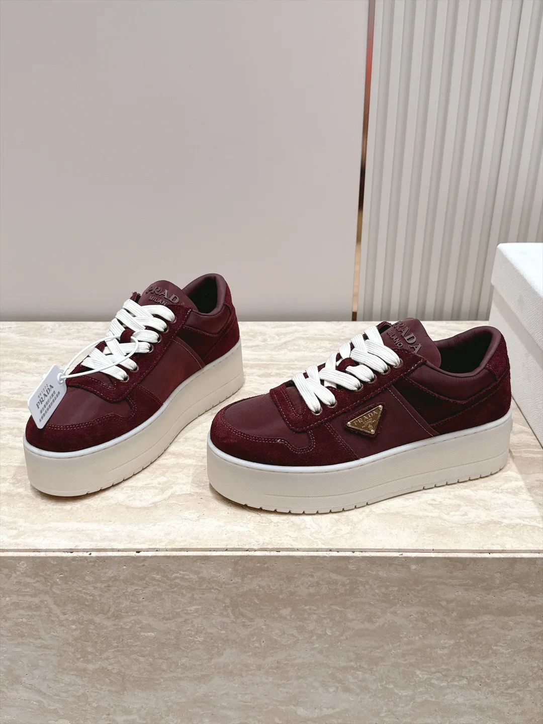 Кроссовки Женские Prada 18650059