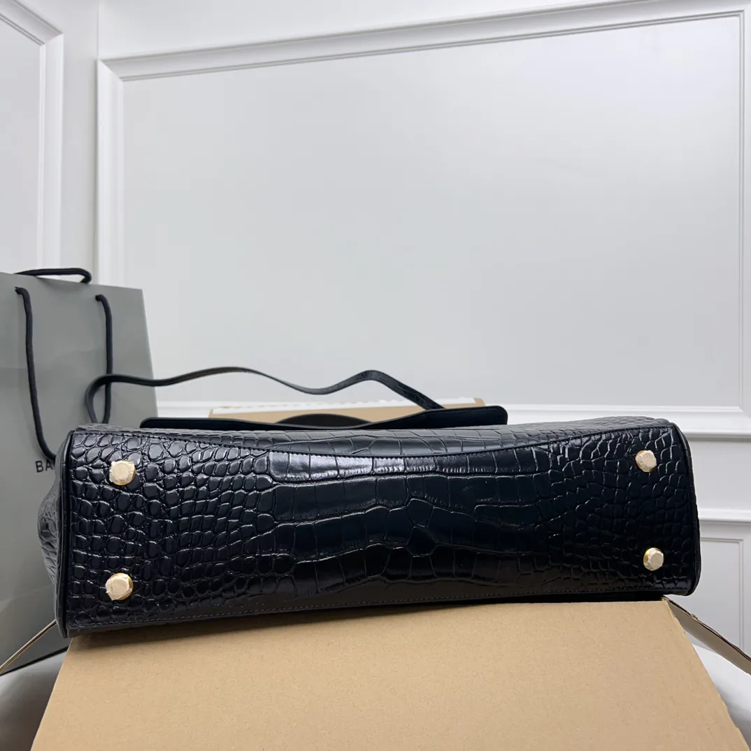Классические Сумки Женские Balenciaga 11872219