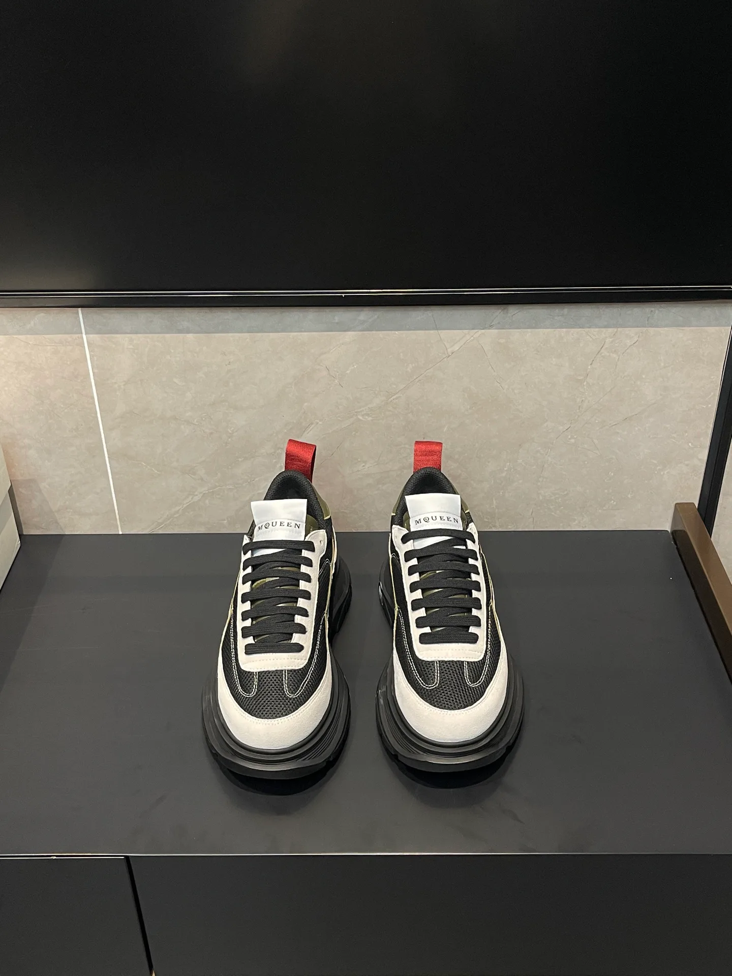 Кроссовки Женские Alexander Mcqueen 18363945