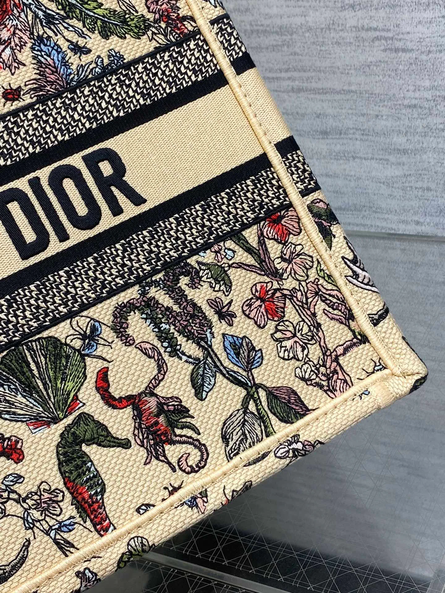Классические Сумки Женские Christian Dior 13227183