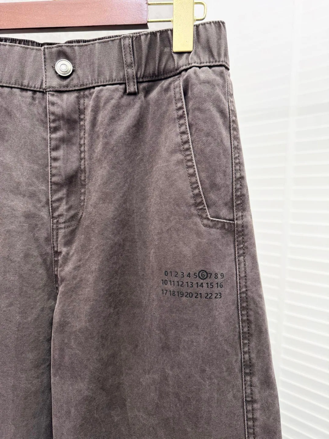 Брюки Мужские Maison Margiela 17942113