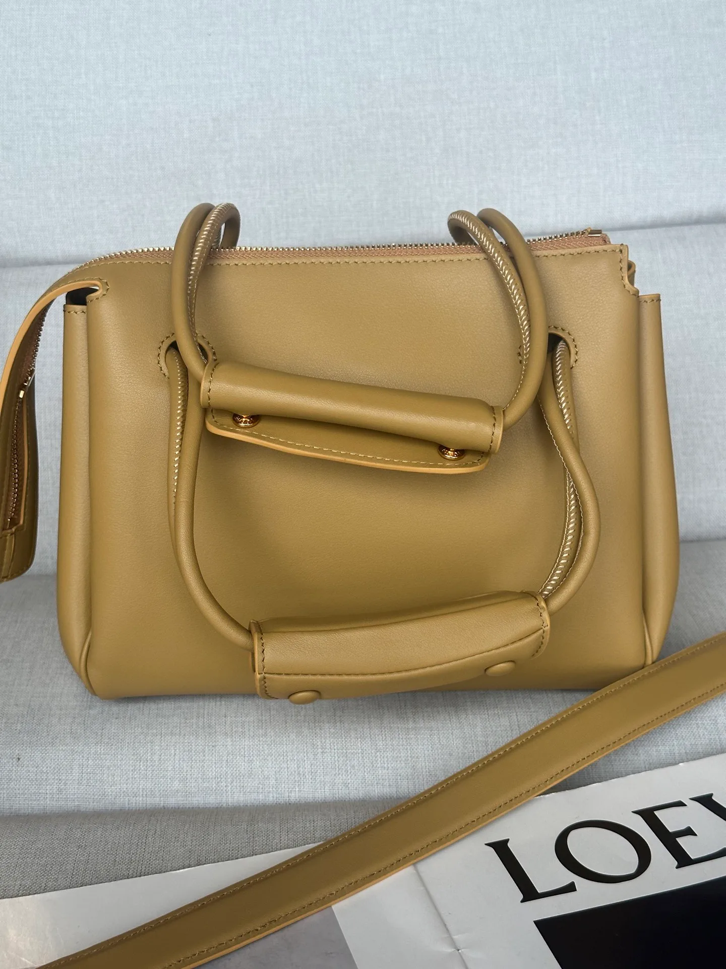 Классические Сумки Женские Loewe 1889714